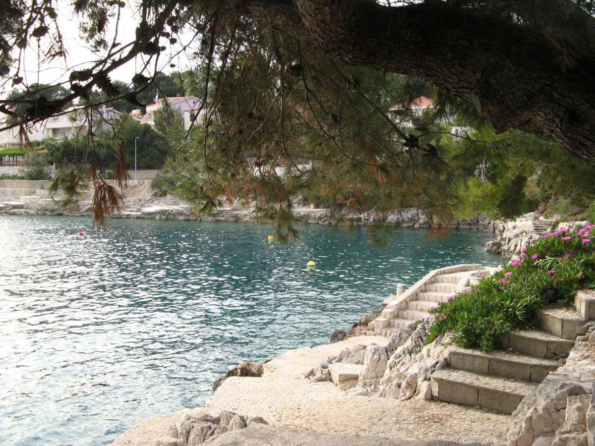 Apartments Otok 2 โตรกีร์ ภายนอก รูปภาพ