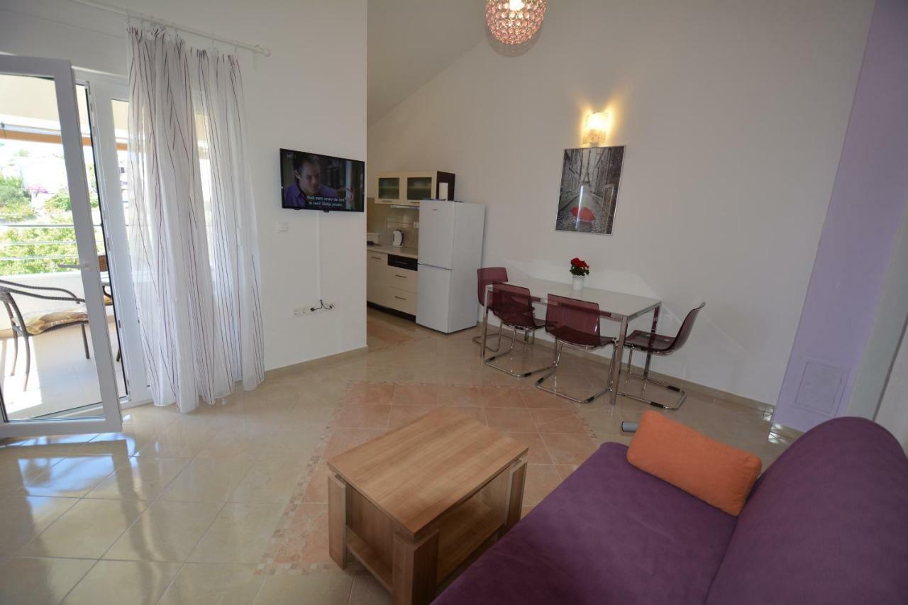 Apartments Otok 2 โตรกีร์ ภายนอก รูปภาพ