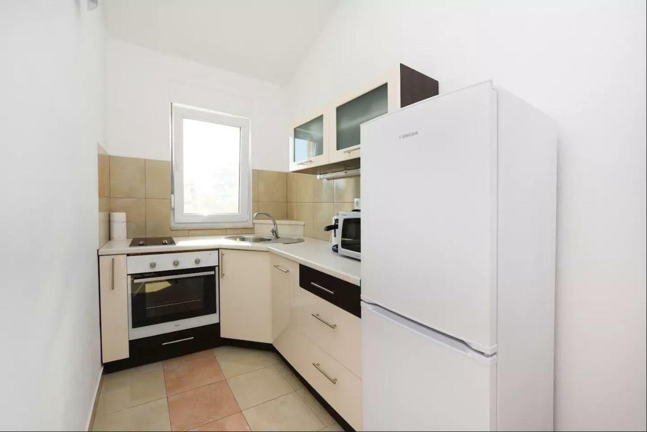 Apartments Otok 2 โตรกีร์ ภายนอก รูปภาพ